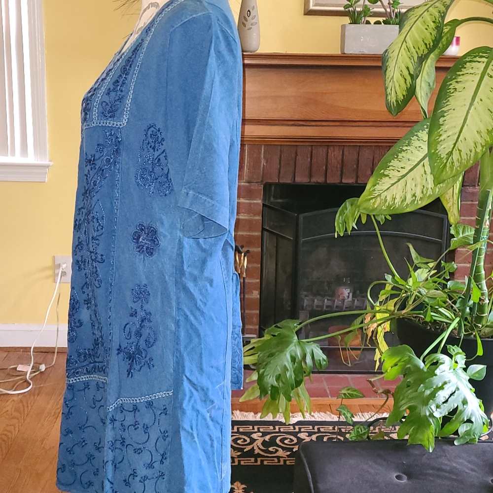 Dress - Picture 5 of 8